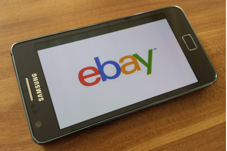 Ebay Logo auf Handy 